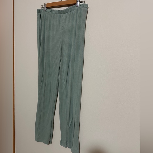 Green Ribbed Pants - Picture 5 of 6